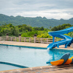 Heaven Kwai Resort (เฮฟเว่น แคว รีสอร์ท) ห้อง แพชวนชม / บ้านอินทนิล 2 ท่าน, กาญจนบุรี
