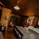 Kaengkrachan Boathouse Paradise Resort (แก่งกระจาน โบ๊ทเฮ้าส์ พาราไดซ์ รีสอร์ท) ห้อง Deluxe Lake View 2 ท่าน แก่งกระจาน