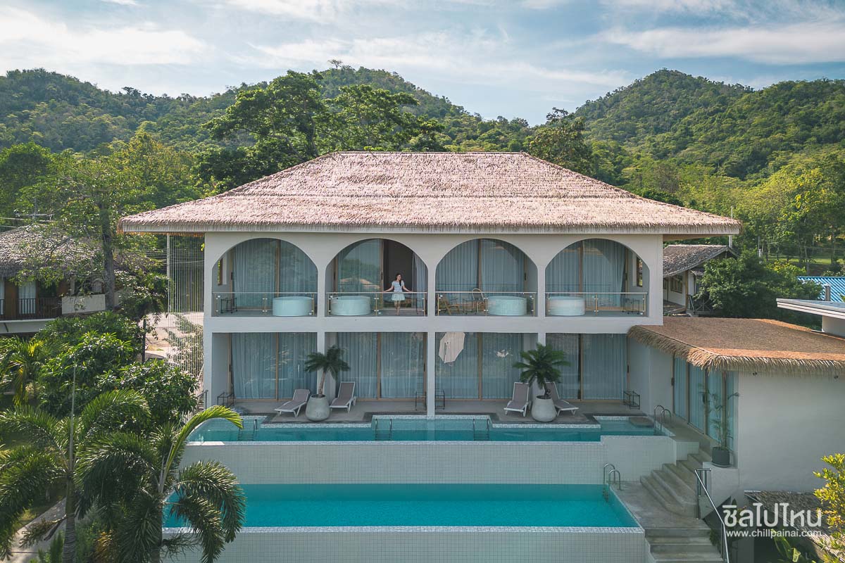Le La Lake Resort and Spa (เลอ ลา เลค รีสอร์ท แอนด์ สปา) ห้อง Lake View Pool Access หรือ Lake View Panorama 2 ท่าน , แก่งกระจาน