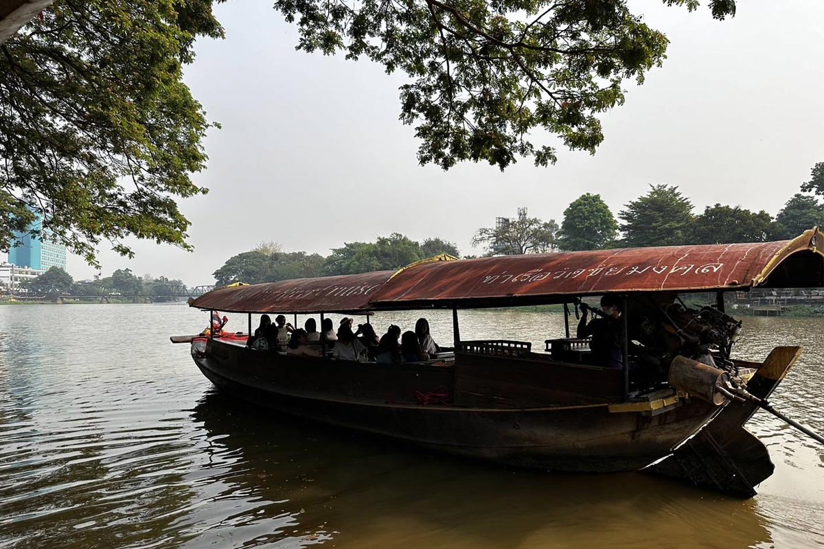 ทริปล่องเรือแม่น้ำปิง ชมหมู่บ้านชาวนา พร้อมทานข้าวซอย (จอยทริป) สำหรับ 1 ท่าน, เชียงใหม่