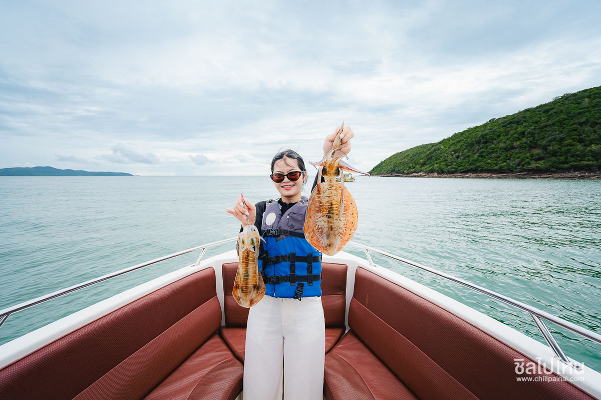 ทริปดำน้ำเกาะครามน้อย เกาะครามใหญ่ ตกปลา ตกหมึก โดยเรือสปีดโบ๊ท(เหมาลำ) สำหรับ 1-6 ท่าน