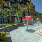 แพ็คเกจกระบี่ 3 วัน 2 คืน พักที่ SEA SEEKER KRABI RESORT + เดย์ทริปเกาะพีพี เกาะไผ่ อ่าวมาหยา + รถเช่า 48 ชม.