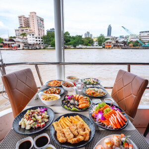 บุฟเฟ่ต์ดินเนอร์บนเรือหรูล่องแม่น้ำเจ้าพระยา SUNSET Meridian Cruise สำหรับผู้ใหญ่ 1 ท่าน