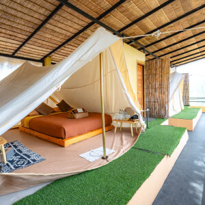 Mondara Villa and Glamping (มนดารา วิลล่า แอนด์ แกลมปิ้ง) ห้อง Marquee Tent 2 ท่าน ราชบุรี