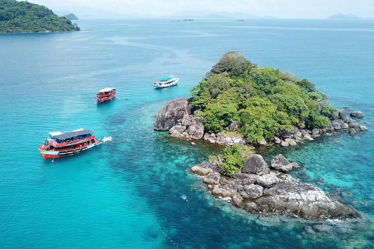 One Day Trip เกาะช้าง (จอยทริป) : ทัวร์ดำน้ำ 4 เกาะ เกาะยักษ์เล็ก เกาะยักษ์ใหญ่ เกาะรัง เกาะมะปริง +อาหารกล่งวัน+รถรับ-ส่ง