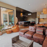 พูลวิลล่าพัทยา : V1 DOJO POOL VILLA TIKI LOUNGE 4 ห้องนอน เริ่ม 12 ท่าน