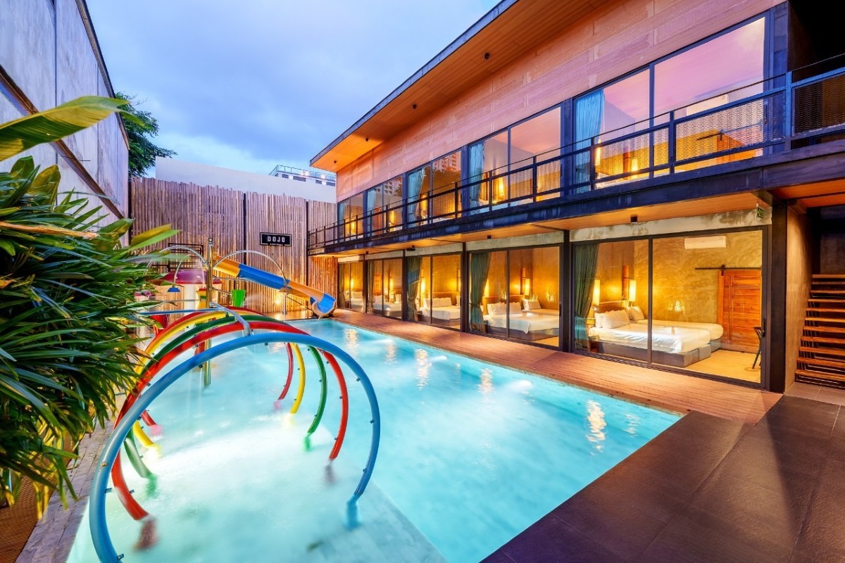 พูลวิลล่าพัทยา : DOJO POOL VILLA GRAND WATER PARK 14 ห้อง พร้อมสวนน้ำส่วนตัว เริ่ม 20 ท่าน