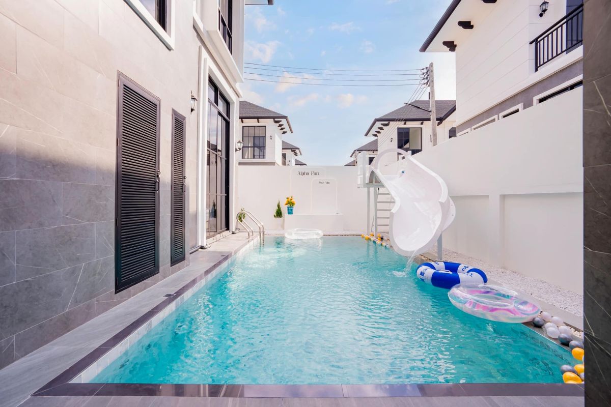 พูลวิลล่าพัทยา : Alpha Fun Pool Villa สำหรับ 10 ท่าน