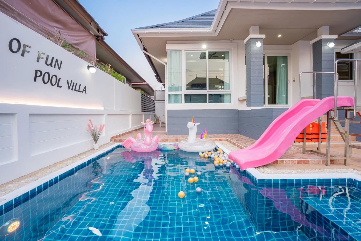 พูลวิลล่าพัทยา : Sea Of Fun Pool Villa สำหรับ 10 ท่าน