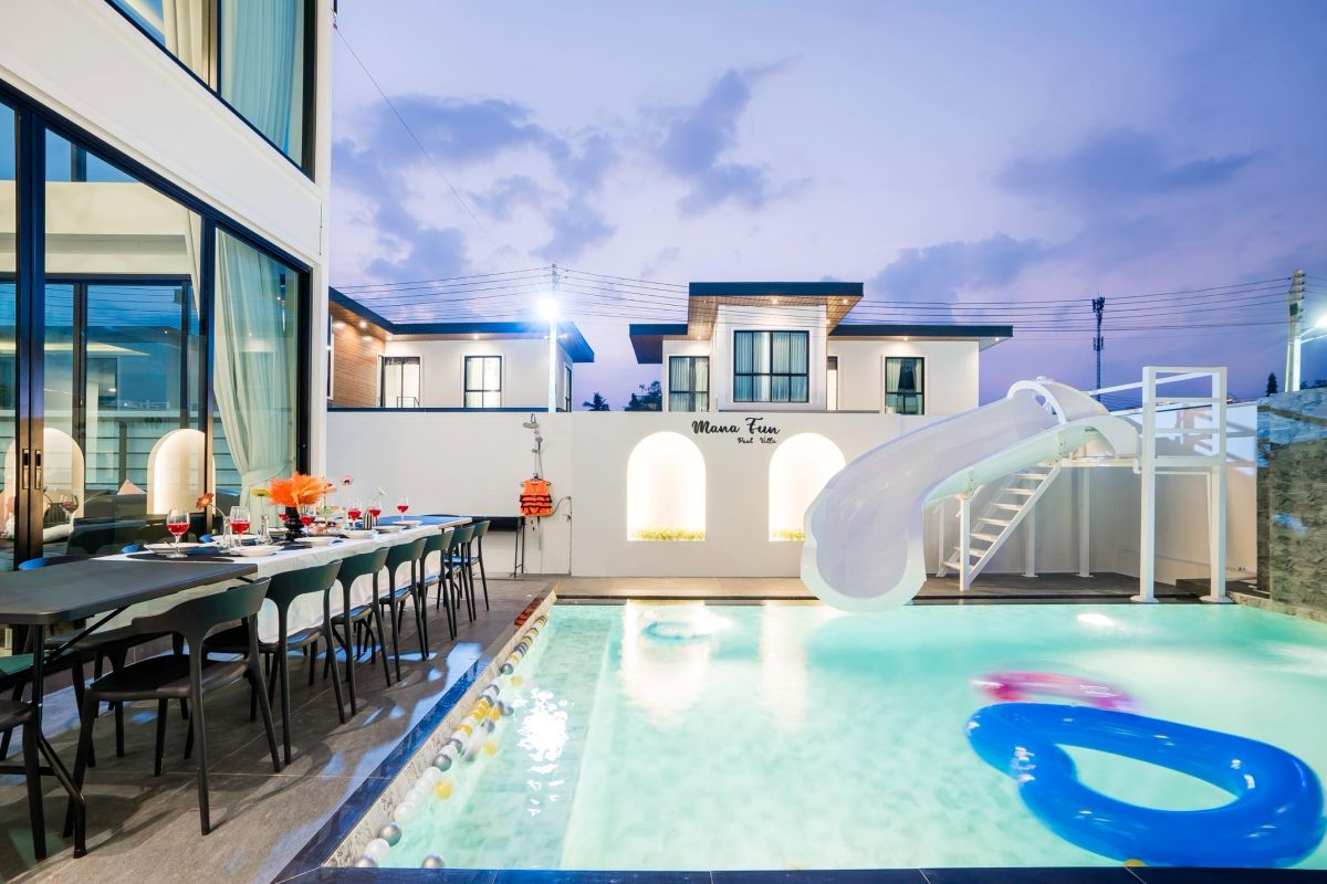 พูลวิลล่าพัทยา : Mana Fun Pool Villa สำหรับ 16 ท่าน