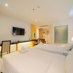 Royal Prince Resort Pattaya (รอยัล ปริ๊นซ์ รีสอร์ท พัทยา) ห้อง Deluxe Double or Twin 2 ท่าน, พัทยา