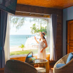 Seafar Resort (สีฟ้า รีสอร์ท) ห้อง Beach Front Deluxe with Jacuzzi 2 ท่าน เกาะกูด