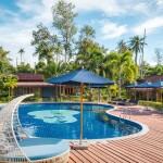 Seafar Resort (สีฟ้า รีสอร์ท) ห้อง Beach Front Deluxe with Jacuzzi 2 ท่าน เกาะกูด