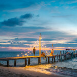 Seafar Resort (สีฟ้า รีสอร์ท) ห้อง Beach Front Deluxe with Jacuzzi 2 ท่าน เกาะกูด