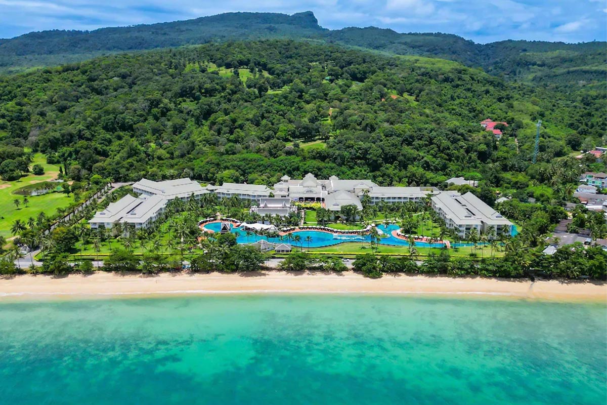 Sofitel Krabi Phokeethra Golf and Spa Resort (โซฟิเทล กระบี่ โภคีธรา กอล์ฟ แอนด์ สปา รีสอร์ท) ห้อง Superior room ท่าน กระบี่