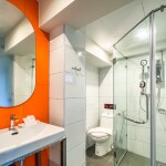 SureStay By Best Western Iconic Ari-Jatujak (ชัวร์สเตย์ บาย เบสท์ เวสเทิร์น ไอคอนิก อารีย์-จตุจักร) ห้อง Deluxe Room Poolside 2 ท่าน, กรุงเทพ