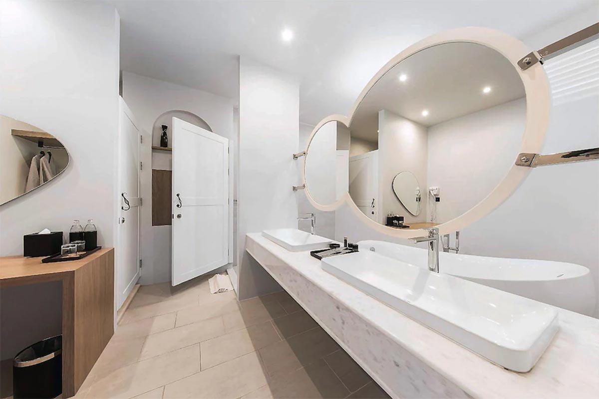 The Gems Mining Pool Villas Pattaya (เดอะ เจมส์ ไมนิ่ง พูลวิลล่า พัทยา) ห้อง Platinum One-bedroom Pool View 2 ท่าน พัทยา