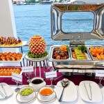 The Legacy Yacht ล่องแม่น้ำเจ้าพระยา · เหมาลำแบบส่วนตัว · บุฟเฟต์อาหารไทย