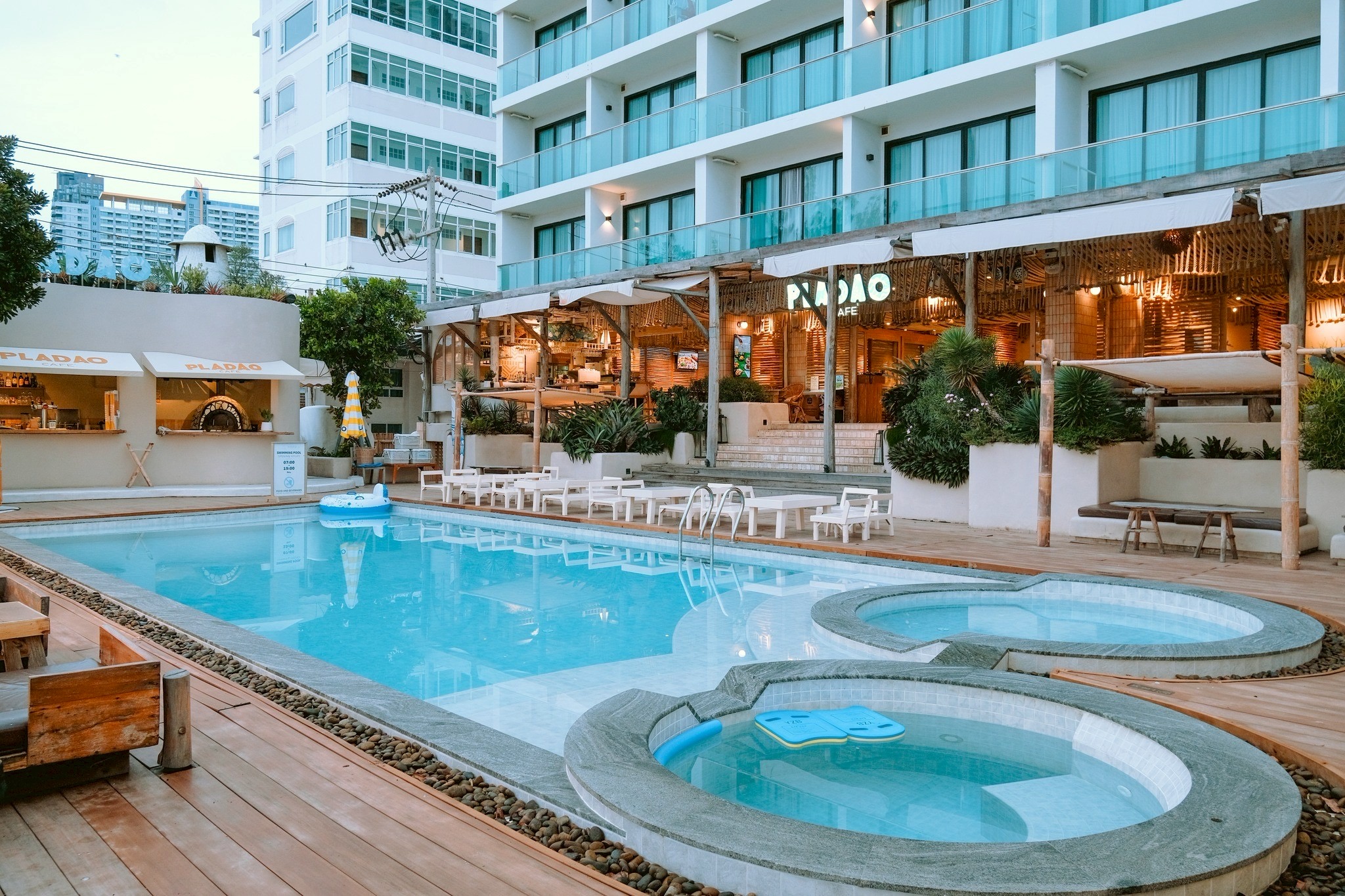 Zand Morada Pattaya (แซนด์ โมราด้า พัทยา) ห้อง Deluxe  2 ท่าน, พัทยา